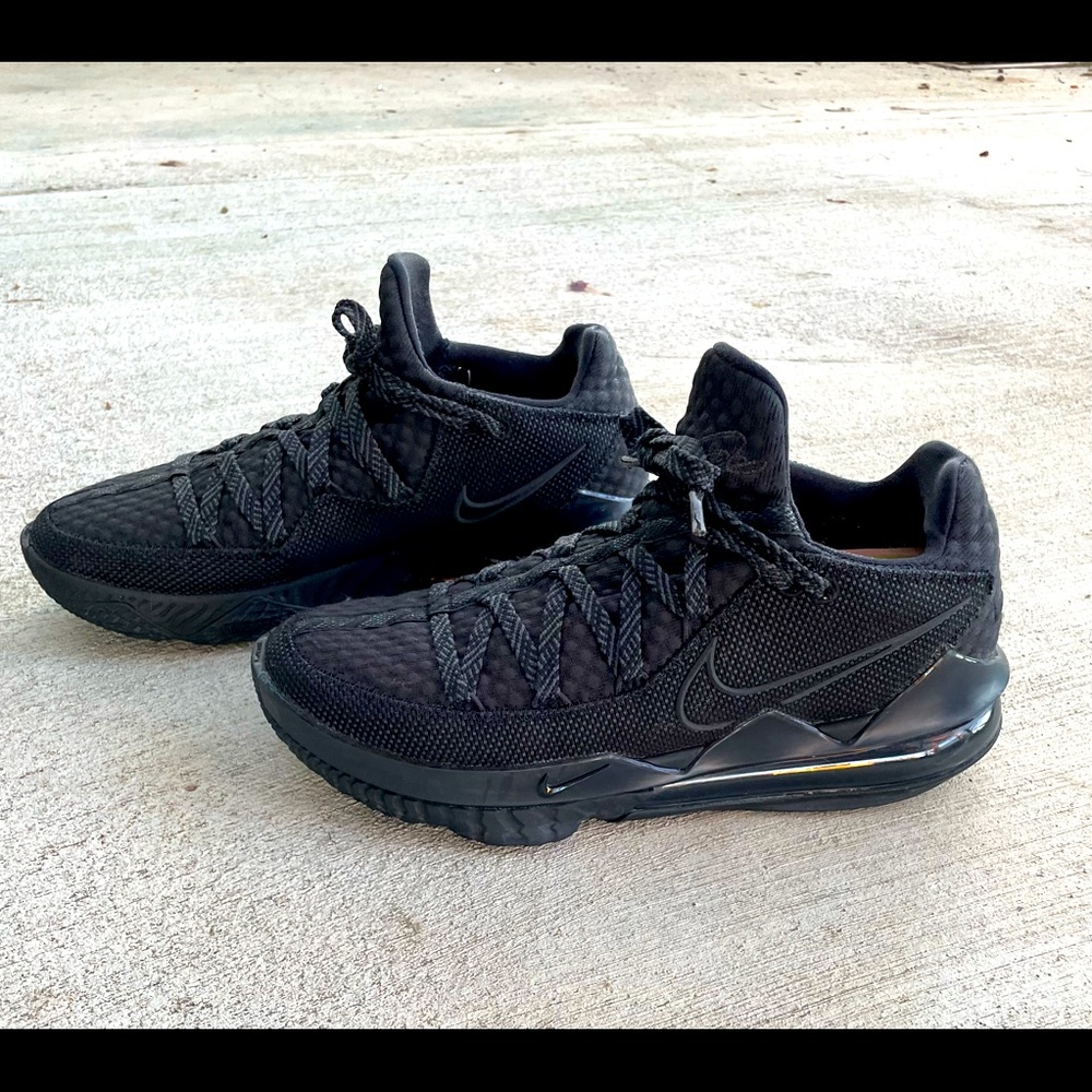 Nike Lebrons 17 Low xvii Black size 10.5